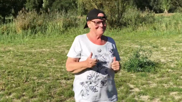 De muzikale monsterhit van de week: Super Oma - De Oma Rap