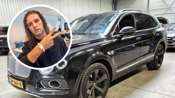 Ali B is zijn peperdure Bentley kwijt: Belastingdienst gooit 'm in de veiling