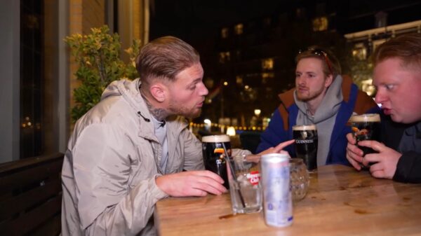 Yordi en Sjorleone kneitertje lam in nieuwe video van de Bankzitters