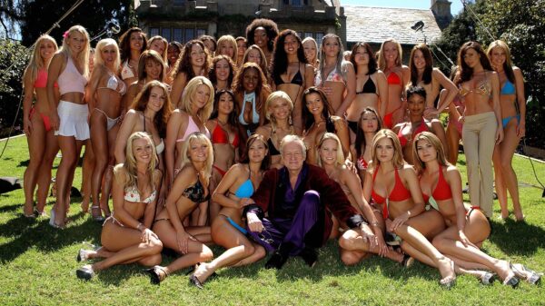 Ex-chef onthult de bizarre eetregels in de Playboy Mansion van Hugh Hefner