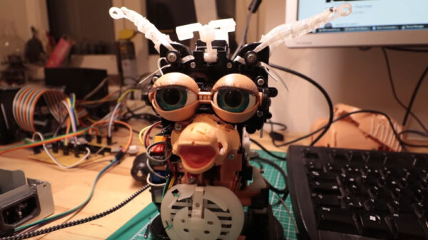 Bouw je Furby eens om zodat 'ie Chop Suey kan zingen