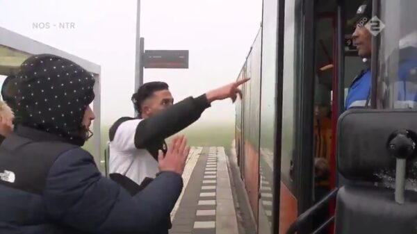 Qbuzz zwicht na overlast asielzoekers: bus naar Ter Apel wordt gratis