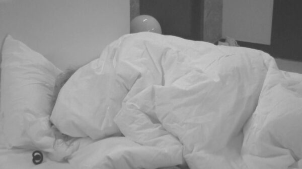 Odenilde en John beleven intiem nachtje in de Lang Leve de Liefde-villa