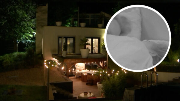 Odenilde en John beleven intiem nachtje in de Lang Leve de Liefde-villa