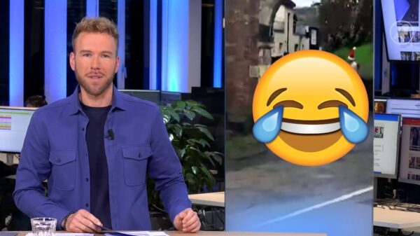 Poedeltjenaakte Nederlanders rennen door het centrum van 't Duitse Kleve