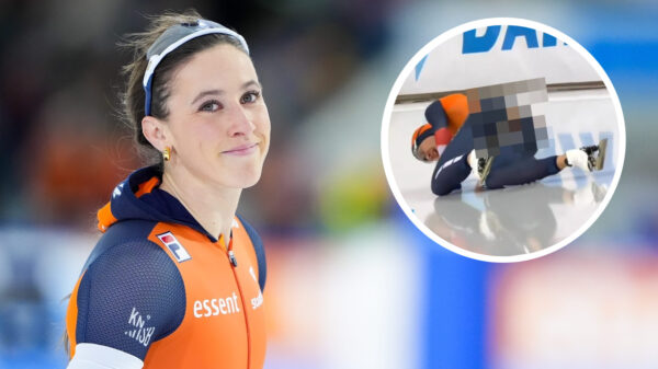 Suzanne Schulting valt en scheurt op vervelende plek uit haar schaatspak
