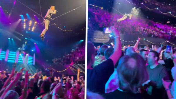 Mart Hoogkamer vliegt door de Ziggo Dome en wordt bekogeld met bier