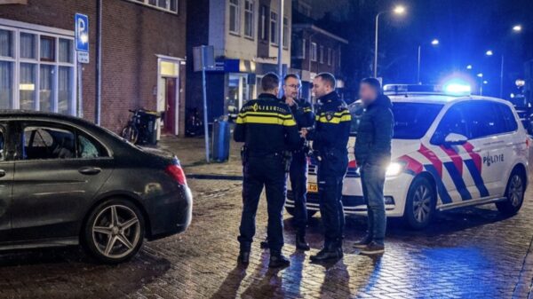 Auto gesloopt en taser ingezet in Den Haag na vechtpartij bij zalencentrum Opera
