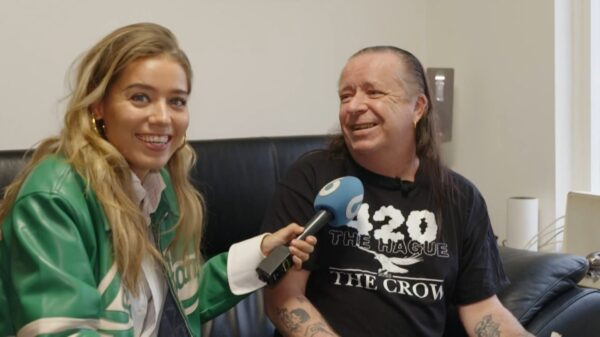 Kijkers pissig op blowende 'uitkeringstrekker' Edwin Penning uit Den Haag