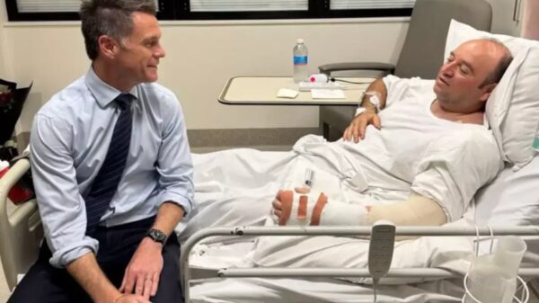 Held die terrorist Bondi Beach overmeesterde doorbreekt stilte vanuit ziekenhuis