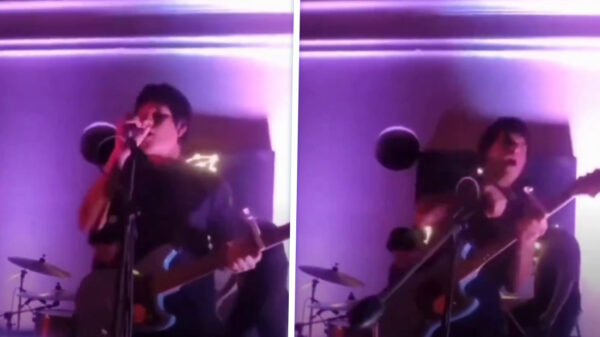 Zanger Carlos Suárez geëlektrocuteerd door microfoon bij optreden in Peru