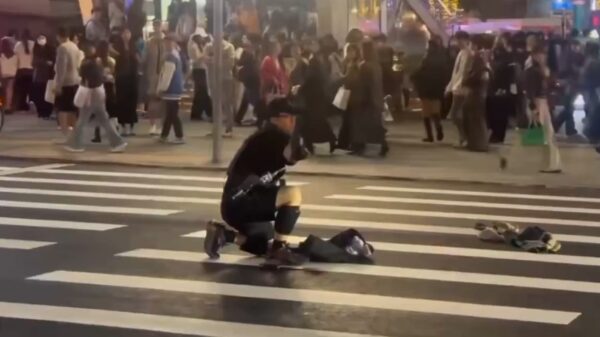 Idioot steekt drie mensen dood na rookbom op metrostation van Taipei