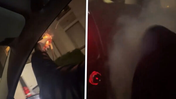 Speltip 912: Steek vanuit een (rijdende) auto nooit je vuurwerk af