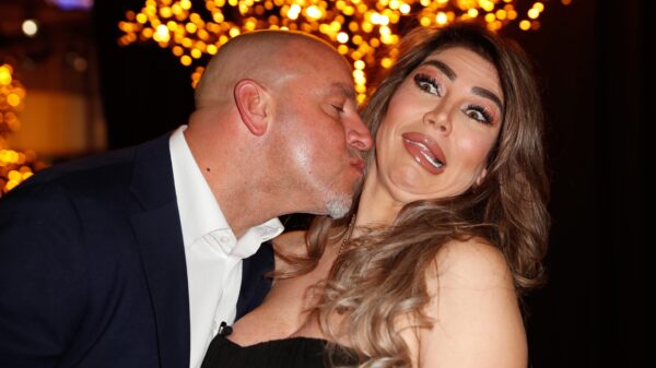 Buren zijn klaar met overlast bij villa Andy en Melisa en verkopen huis