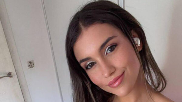 Op zondag mag de bustehouder uit en slingeren de kerstballen los in de boom