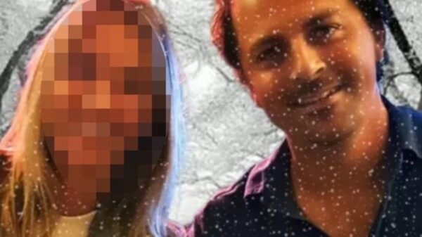 Monique Hansler showt foto van nieuwe vriendin Mike: "Onze nieuwe aanwinst"