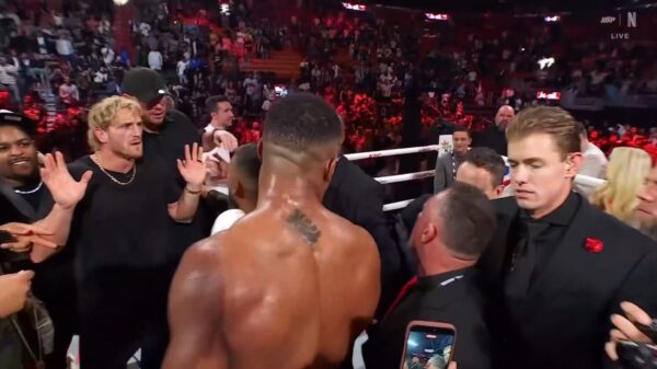 Logan Paul vertelt waarom hij de ketting van Anthony Joshua wilde jatten