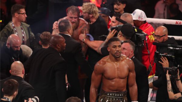 Logan Paul vertelt waarom hij de ketting van Anthony Joshua wilde jatten