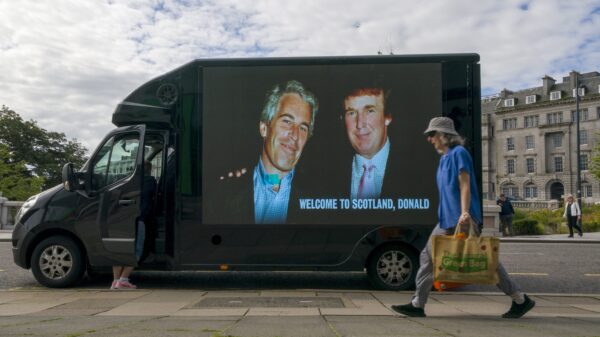 Trump gebruikt kerstboodschap om uit te halen naar Epstein-fans en 'radicaal links tuig'