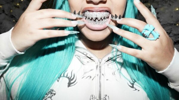 Bizarre nieuw look voor Kim Kardashians 12-jarige dochter North West