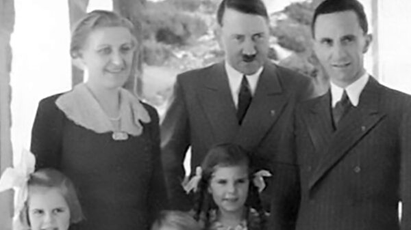 Britse vrouw zou een geheime zoon van Adolf Hitler hebben gebaard