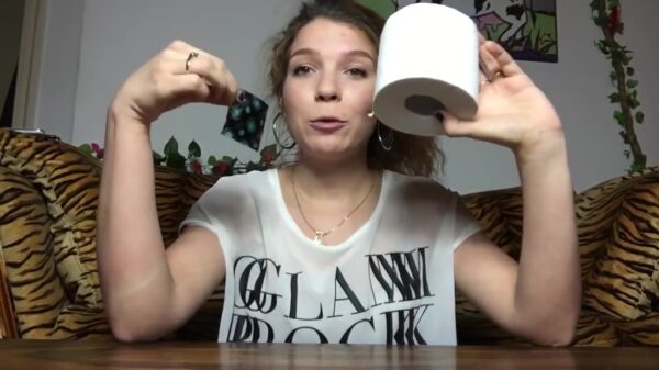 Jade legt je even uit hoe je een mannenspeeltje in elkaar knutselt