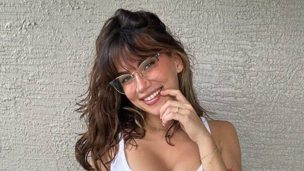 De bustehouder blijft liggen terwijl moeder natuur het ritme bepaalt