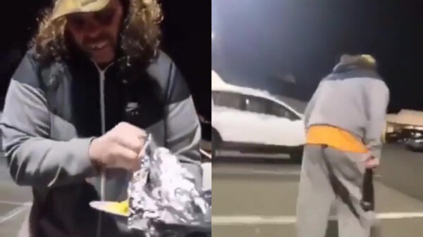 Barmhartige Samaritaan biedt dakloze een heerlijk kerstdiner aan