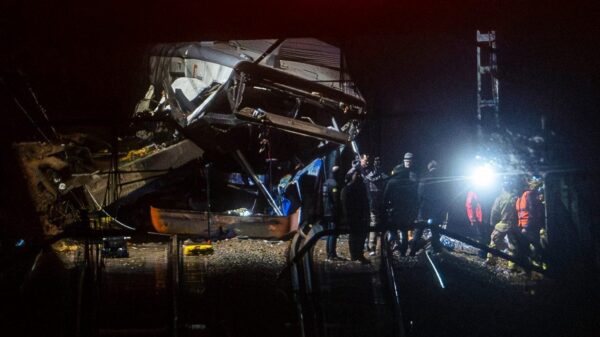 Machinist overleden en tientallen gewonden bij treinramp nabij Barcelona