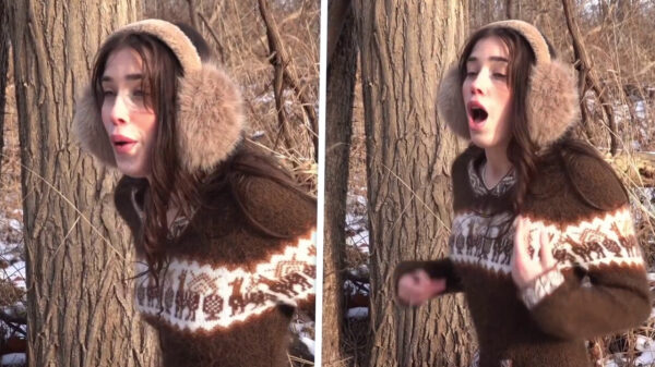 Koudetherapie: Weer een durfal die een verfrissende sneeuwengel maakt