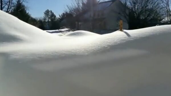 Timelapse van de enorme hoeveelheid sneeuw in het Russische Kamtsjatka