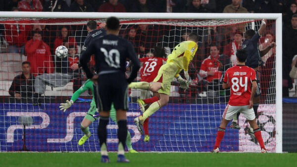Terugkijken: Keeper Benfica scoort in 98ste minuut in Champions League-chaos