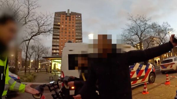 Vader compleet uit z'n plaat nadat z'n zoon boete krijgt voor z'n fatbike