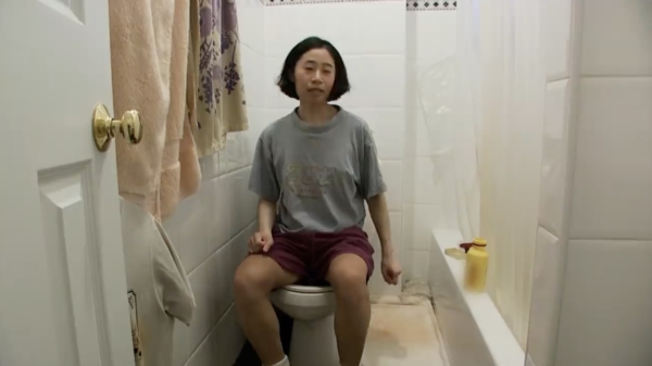 Extreme Cheapskates: vrouw gebruikt geen toiletpapier om geld te besparen