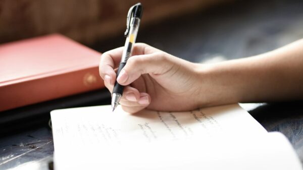 Waarom we massaal klikken op lijstjes en opvallende koppen