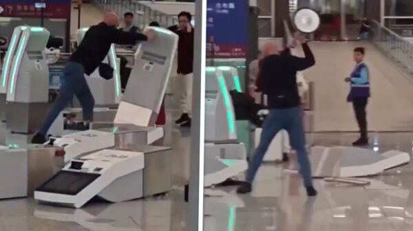 Geflipte Brit opgepakt die incheckzuilen op vliegveld Hongkong sloopt