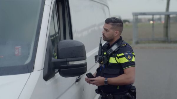 Pakketbezorger compleet uit z'n stekker: "Ik bel nu mijn advocaat!"