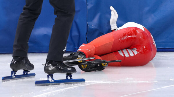 Shorttrackster Kamila Sellier krijgt schaats in gezicht op Olympische Spelen