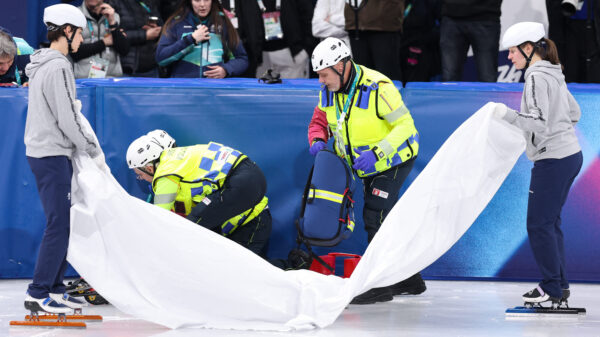 Shorttrackster Kamila Sellier krijgt schaats in gezicht op Olympische Spelen