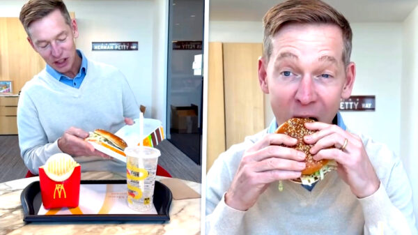 Internet gaat stuk om McDonald’s-baas die de nieuwe Big Arch burger test