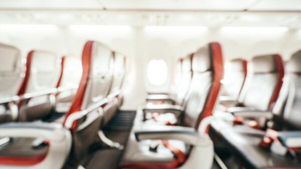 Voormalig steward: Hierom zijn zwarte sokken in het vliegtuig geen goed idee