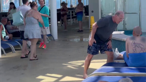 Israëlische passagier ontploft vanwege man met twee hakenkruistatoeages