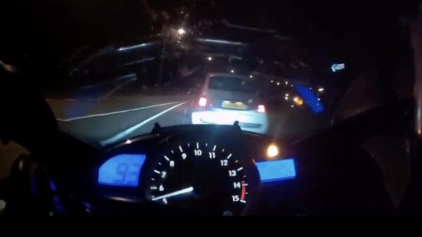 Kamikaze-piloot op twee wielen jankt met 300 km/u door Amersfoort-Noord