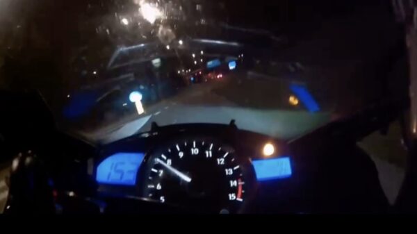 Kamikaze-piloot op twee wielen jankt met 300 km/u door Amersfoort-Noord