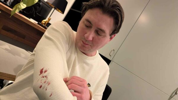 JA21-fractievoorzitter Kevin Kreuger mishandeld na debat bij Osdorpplein