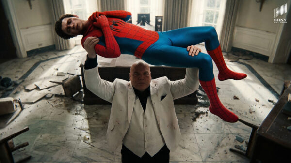 Tom Holland shinet in trailer van de langverwachte Spider-Man-film