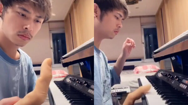 Dankzij dit gevaarte uit zijn moeders nachtkastje speelt hij de sterren van de hemel