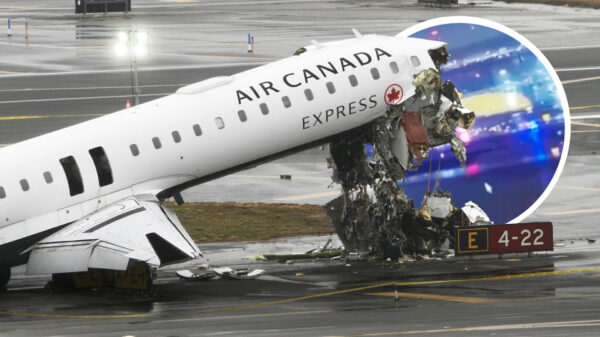 Bewakingsbeelden: Crash tussen vliegtuig en brandweerwagen in New York