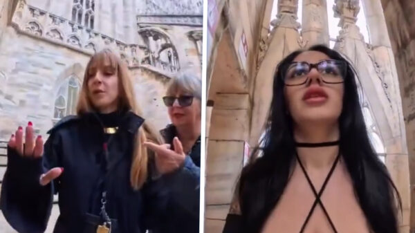 Graag eventjes de tetten bedekken mevrouw, dit is wel een kerk hè?!