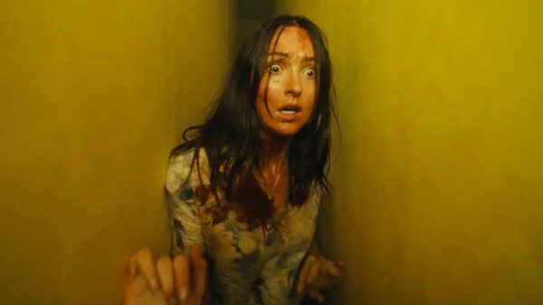 De trailer van Backrooms jaagt je door een eindeloze kantoorhel